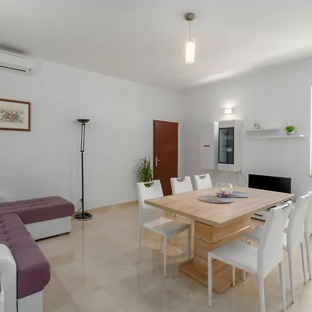 Mario Private Pool & Large Outdoor Area * Cabrunici