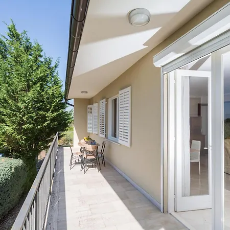 Mario Private Pool & Large Outdoor Area *