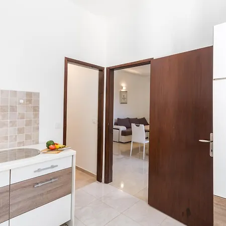 Mario Private Pool & Large Outdoor Area * Cabrunici