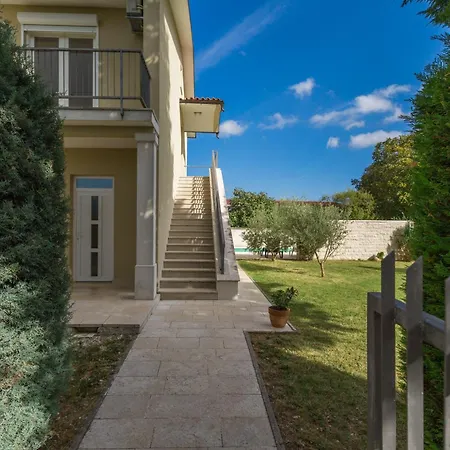 Mario Private Pool & Large Outdoor Area