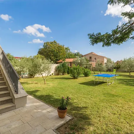 Villa Mario Private Pool & Large Outdoor Area Cabrunici
