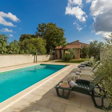 Mario Private Pool & Large Outdoor Area فيلة