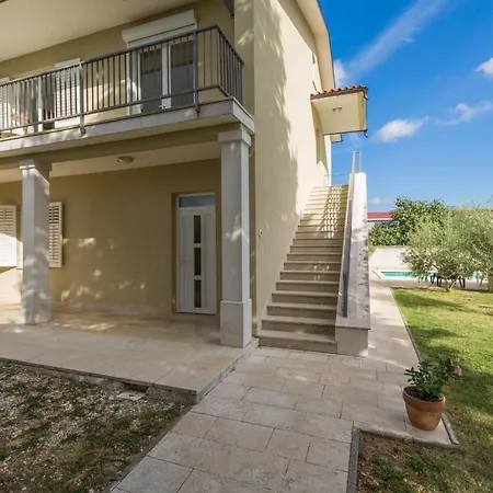 Mario Private Pool & Large Outdoor Area Villa Cabrunici