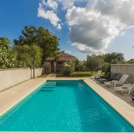 Mario Private Pool & Large Outdoor Area